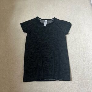 ivivva athletic shirt